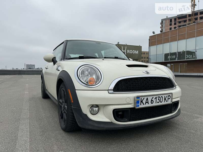 Mini Hatch (2013)