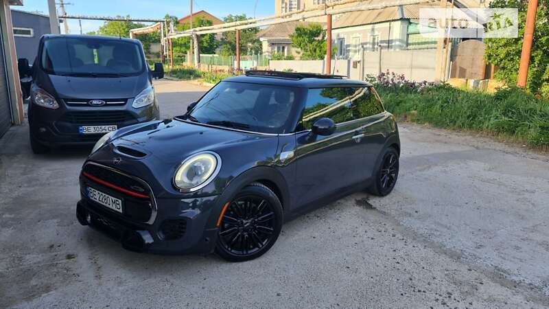Mini Hatch (2014)