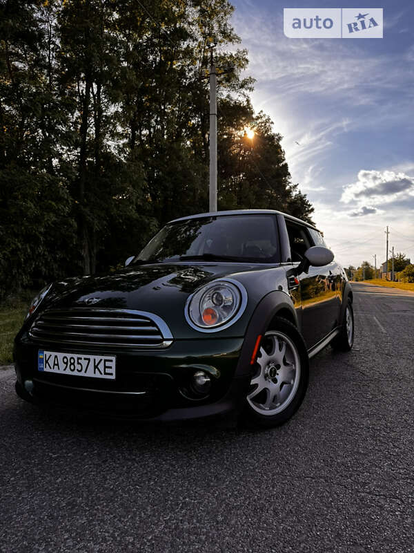 Mini Cooper (2012)