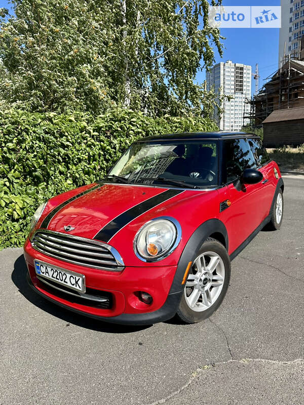 Mini Cooper (2010)