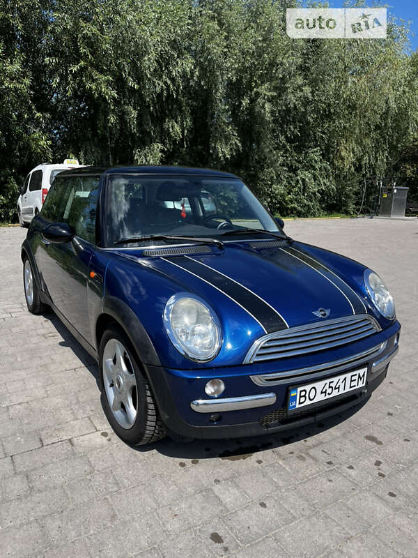 Mini Cooper (2003)