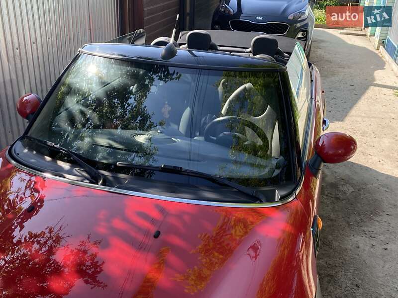 Mini Convertible (2013)