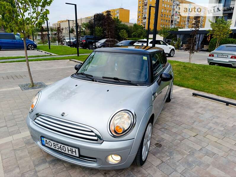Mini Cooper (2007)