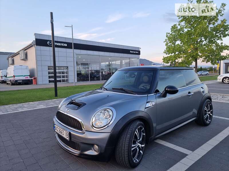Mini Cooper (2008)