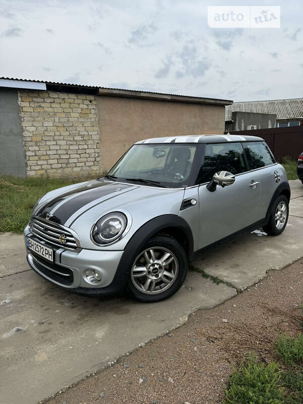 Mini Hatch (2010)