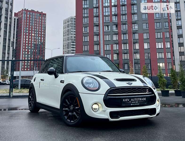 Mini Cooper (2015)