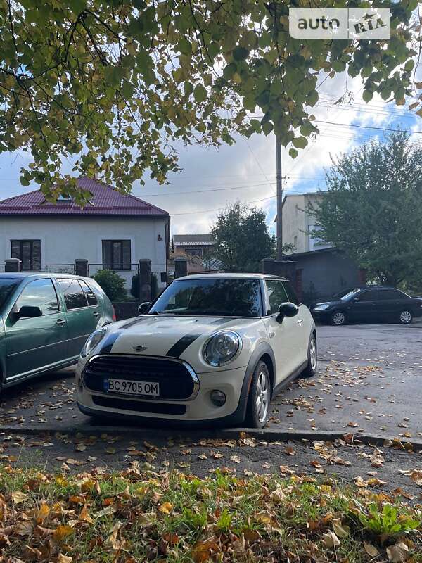 Mini Cooper (2015)