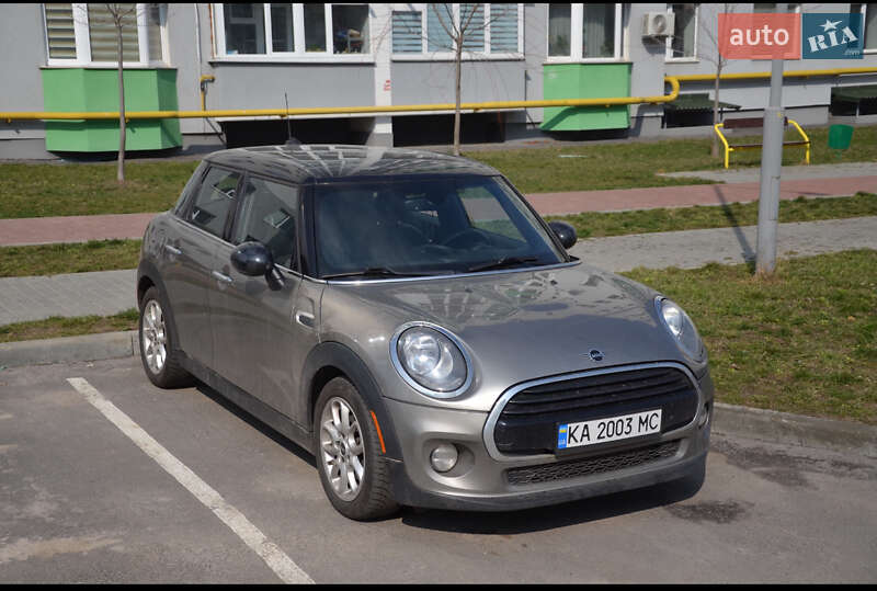 Mini Cooper (2017)