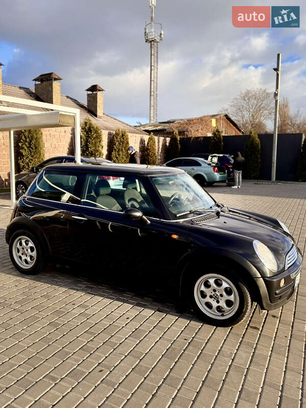 Mini Hatch (2003)