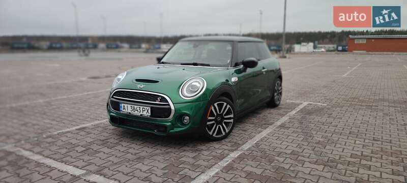 Mini Hatch (2019)