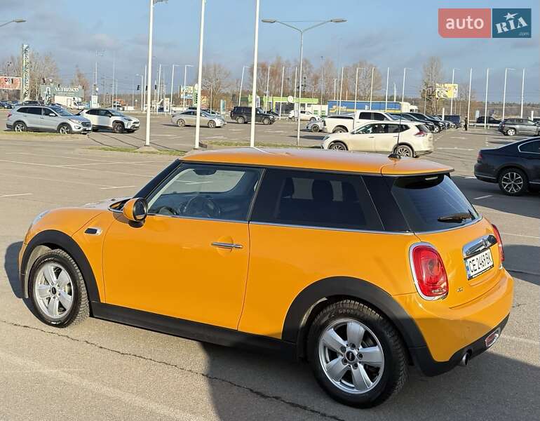 Mini Hatch (2015)