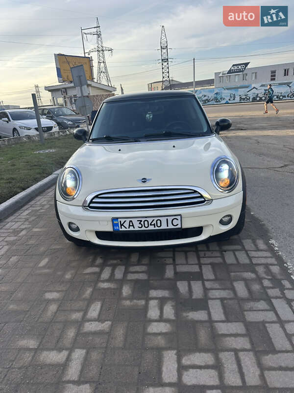 Mini Hatch (2009)