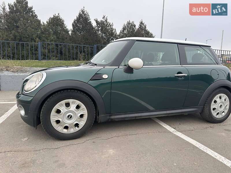 Mini Hatch (2008)