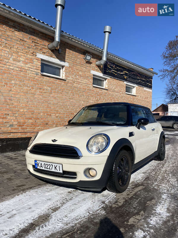 Mini Hatch (2008)