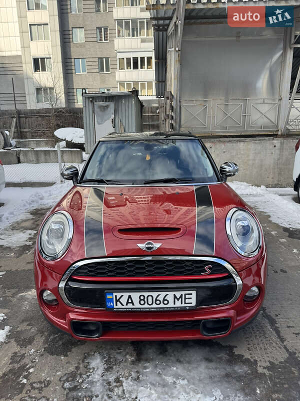 Mini Hatch (2015)