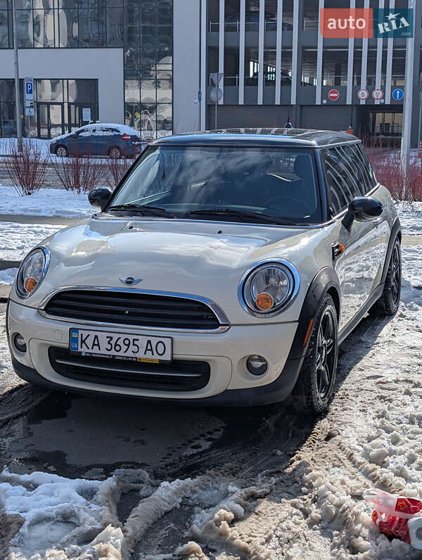 Mini Hatch (2012)