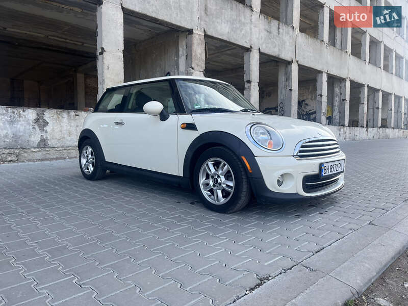 Mini Hatch (2010)