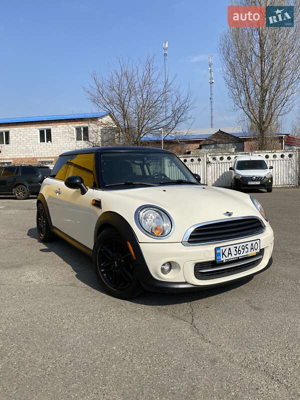 Mini Hatch (2012)