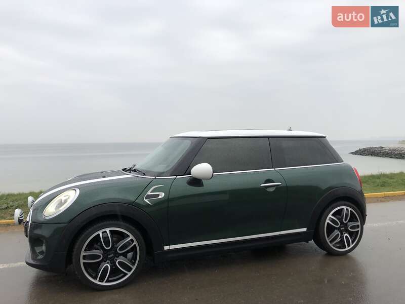 Mini Hatch (2015)