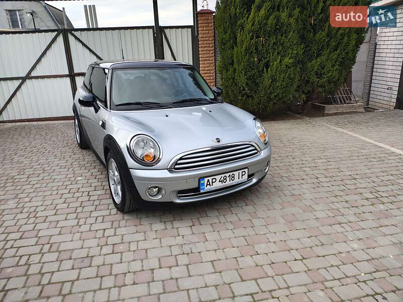 Mini Hatch (2008)