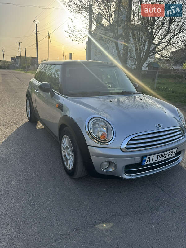 Mini Hatch (2008)