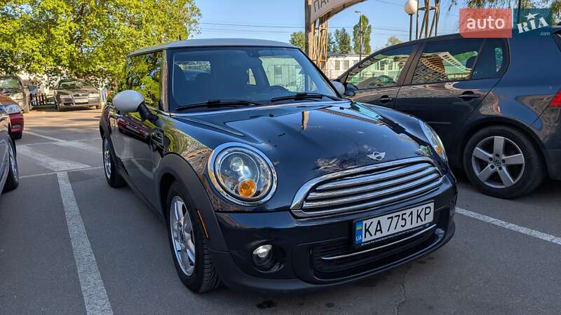 Mini Hatch (2013)