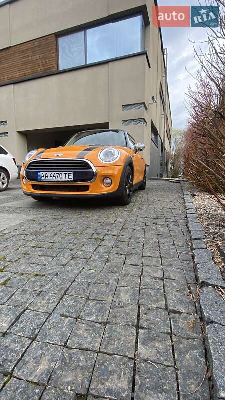 Mini Hatch (2017)