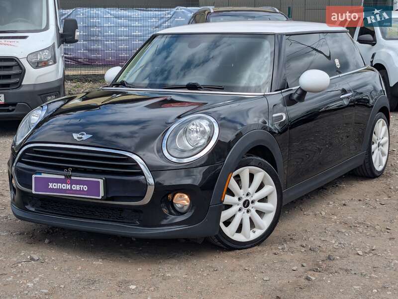 Mini Hatch (2017)
