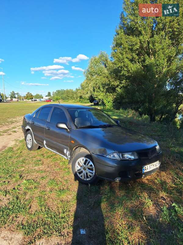 Mitsubishi Carisma (2003)