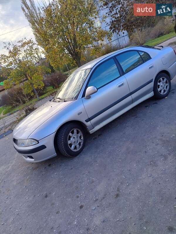 Mitsubishi Carisma (2000)