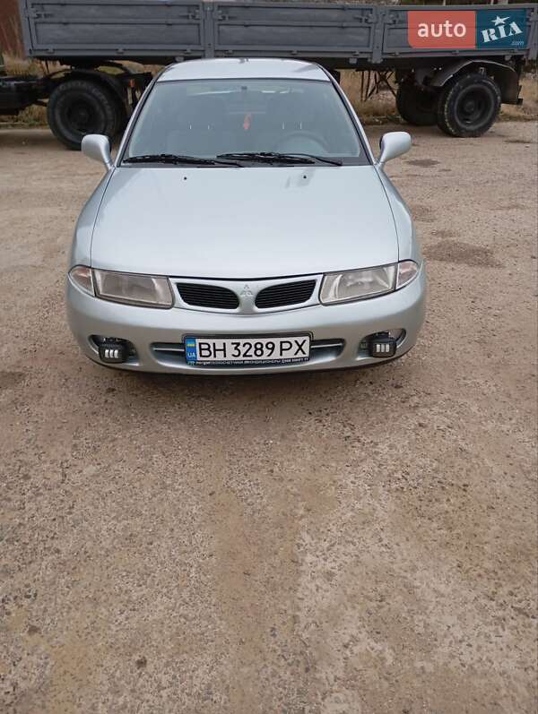 Mitsubishi Carisma (1996)