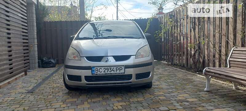Mitsubishi Colt (2004)