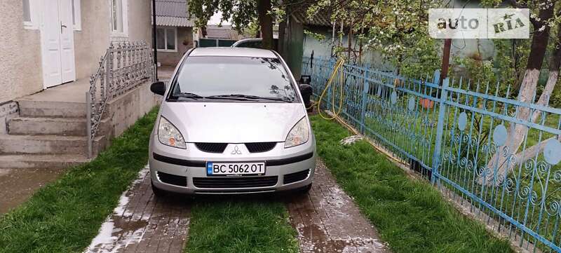 Mitsubishi Colt (2004)