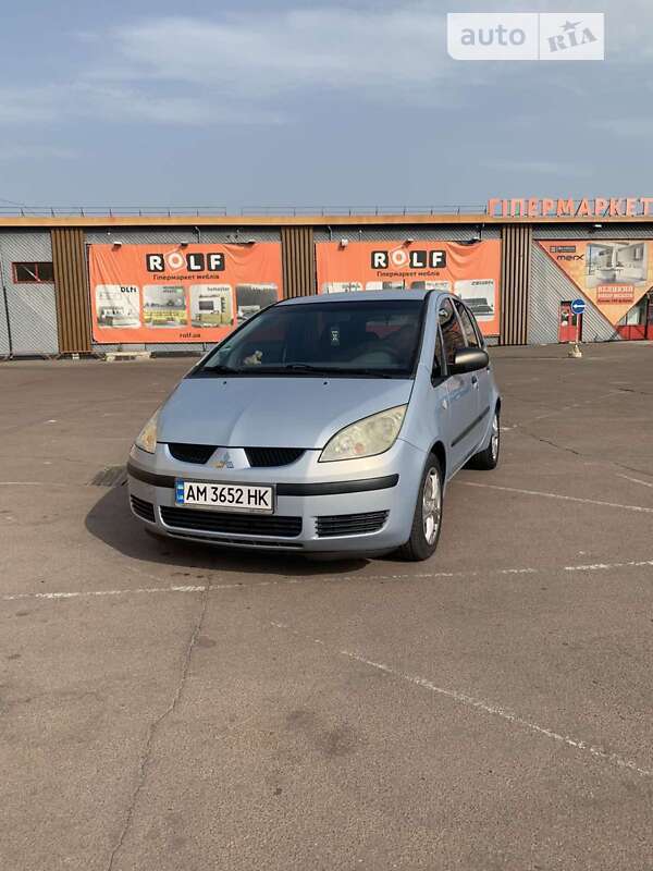 Mitsubishi Colt (2004)