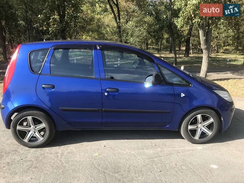 Mitsubishi Colt (2008)