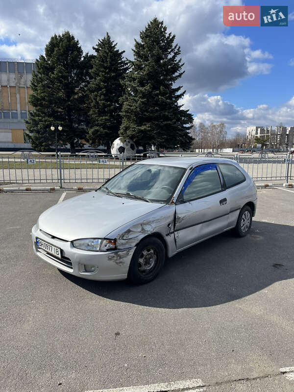 Mitsubishi Colt (1996)