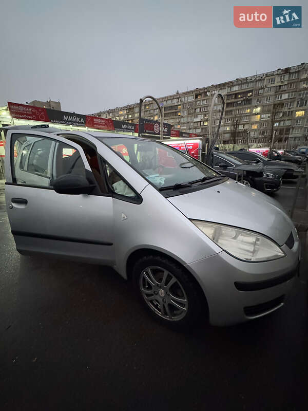 Mitsubishi Colt (2006)