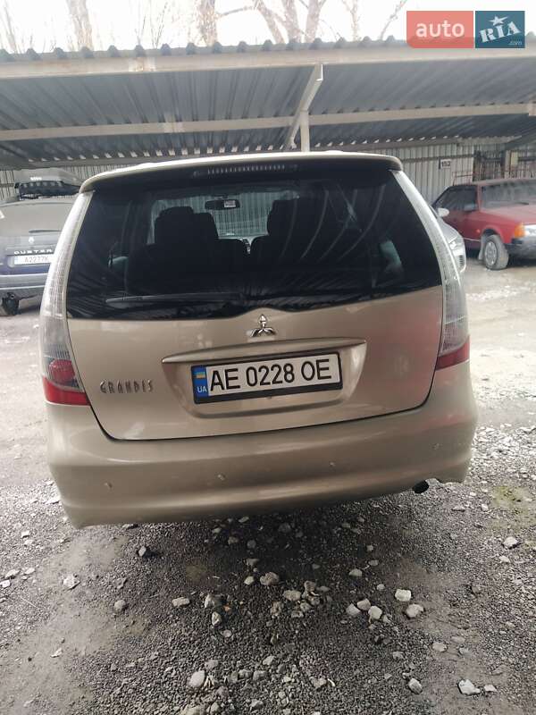 Mitsubishi Grandis (2006)