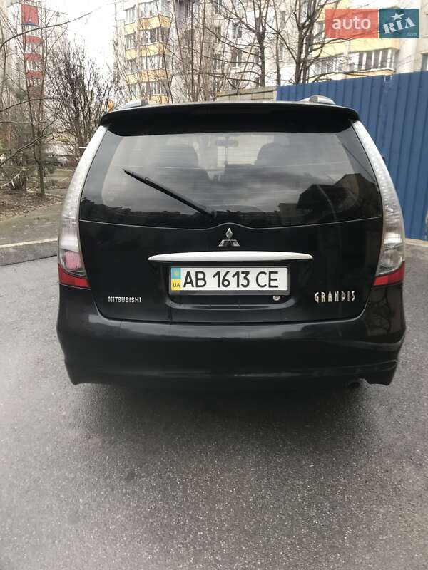 Mitsubishi Grandis (2008)