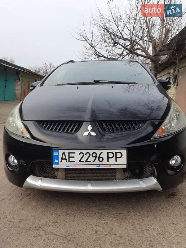 Mitsubishi Grandis (2010)