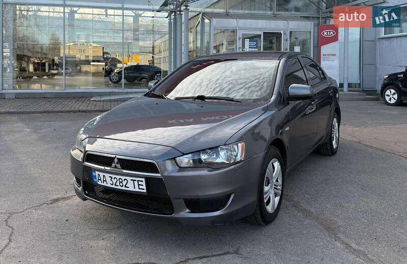 Mitsubishi Lancer (2011)