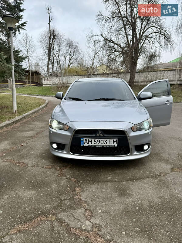Mitsubishi Lancer (2010)