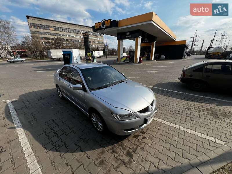 Mitsubishi Lancer (2004)