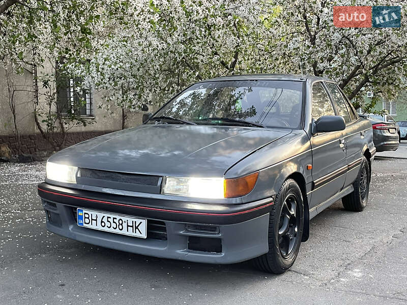 Mitsubishi Lancer (1990)