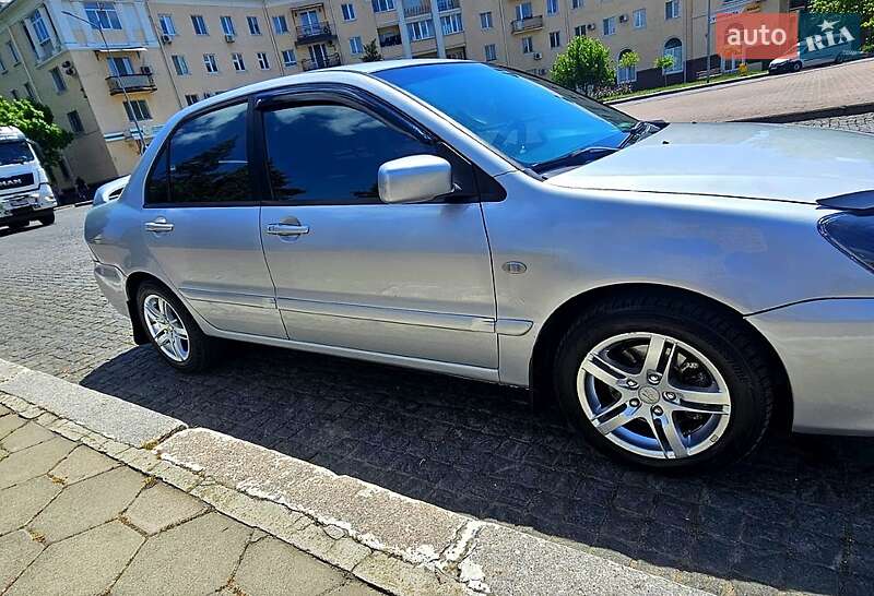 Mitsubishi Lancer (2005)