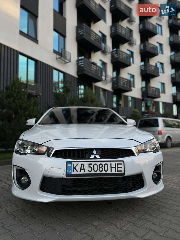 Mitsubishi Lancer (2015)