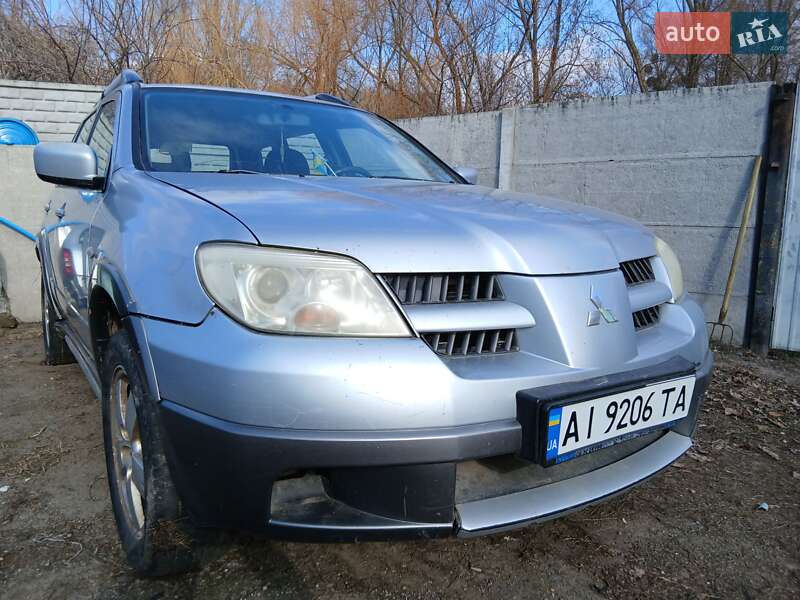 Mitsubishi Outlander (2004)