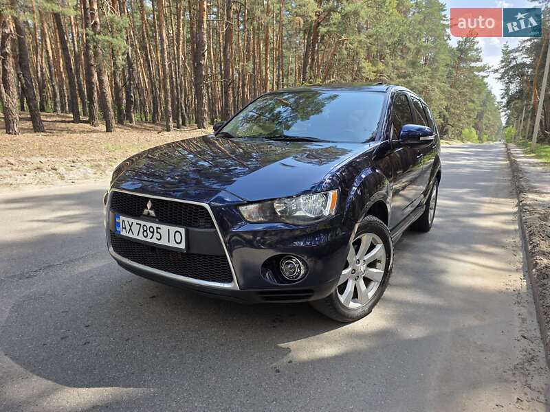 Mitsubishi Outlander (2011)