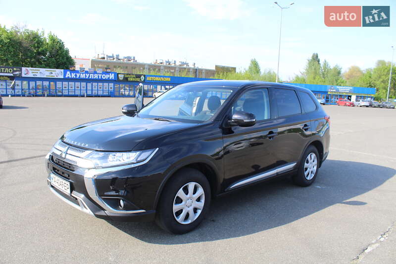 Mitsubishi Outlander (2021)