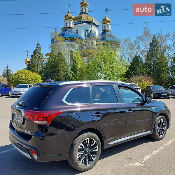 Mitsubishi Outlander (2017)